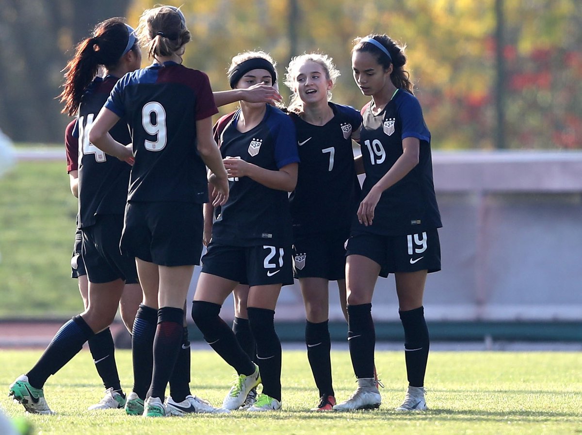 FIFAWWC's tweet photo. 🇺🇸USA U-15s have that #FridayFeeling after defeating 🇩🇪Germany twice in last three days. Allyson Sentnor (2nd R) scored five goals over the two legs⚽️⚽️⚽️⚽️⚽️ https://t.co/PhkH35OJnj