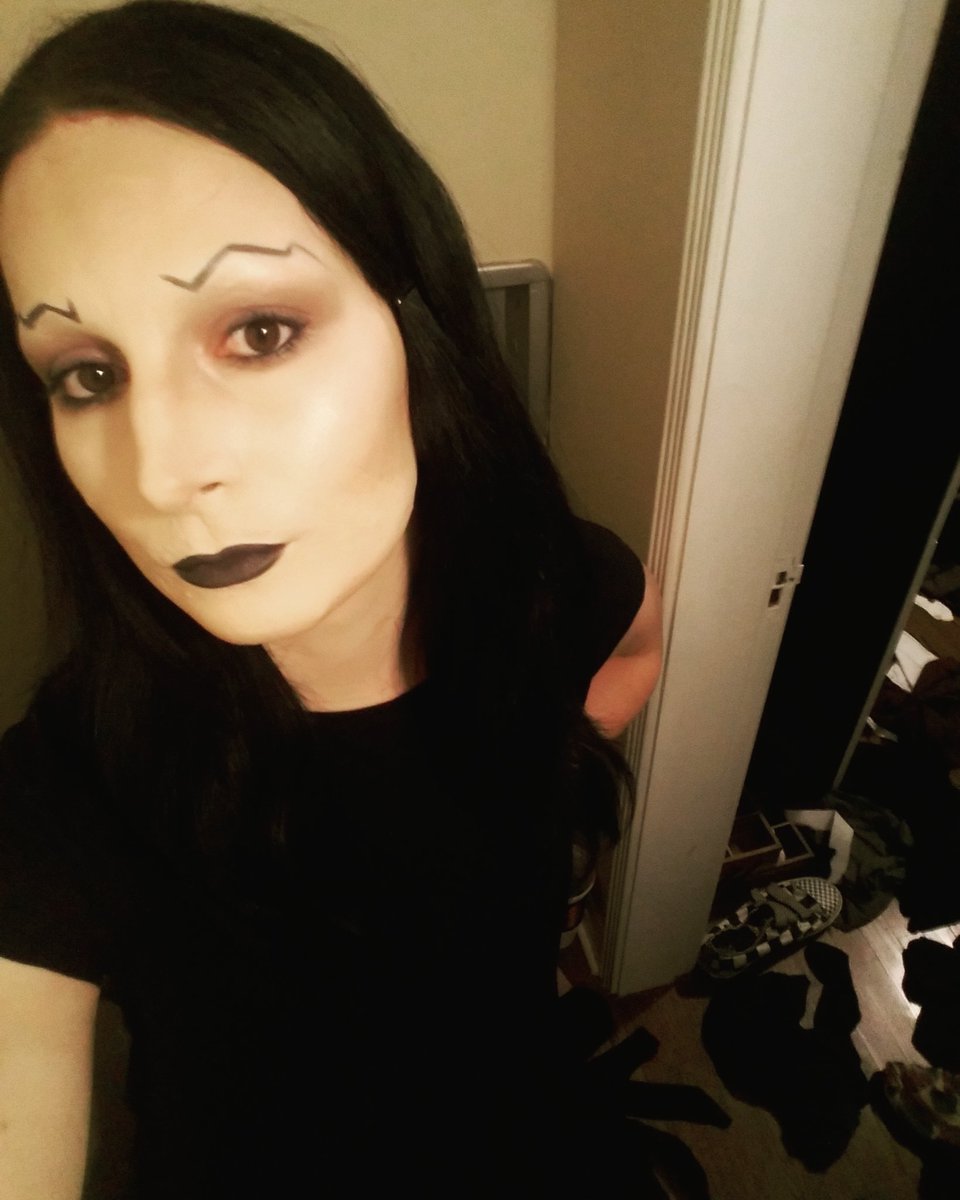 RomieRomak's tweet photo. I did zigzag/proto-squiggle brows last week in honor of Daisy Berkowitz
#ripsmp #ripscottputesky #ripdaisyberkowitz https://t.co/hfSbdDDWh0