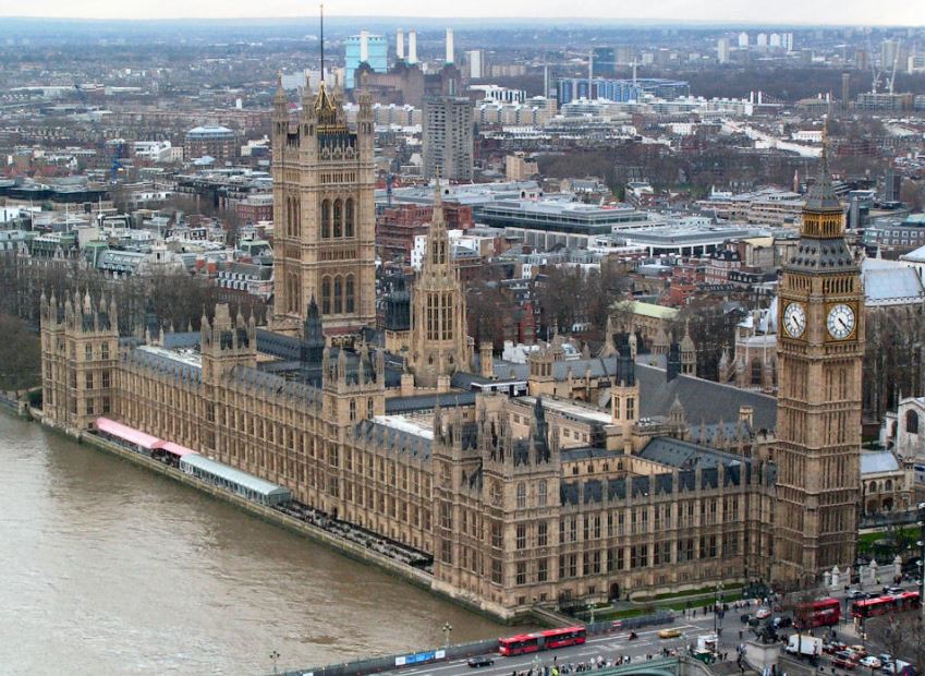 3CatInfo's tweet photo. Diputats britànics demanen al govern de Londres que s'impliqui en la situació a Catalunya
https://t.co/Qi4DYkDBCZ https://t.co/CmCkATw8bA