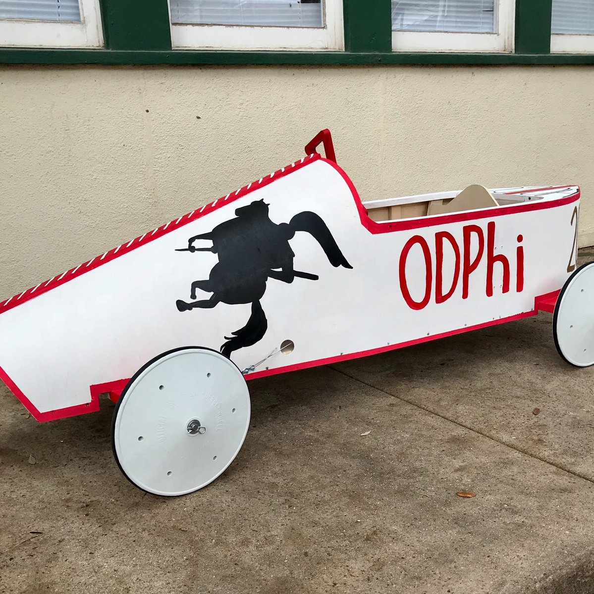 TXSTODPHI's tweet photo. Our box car is ready to roll 😎🏁 #SoapBox50 #TXSTHC https://t.co/vLuLy5w3Id