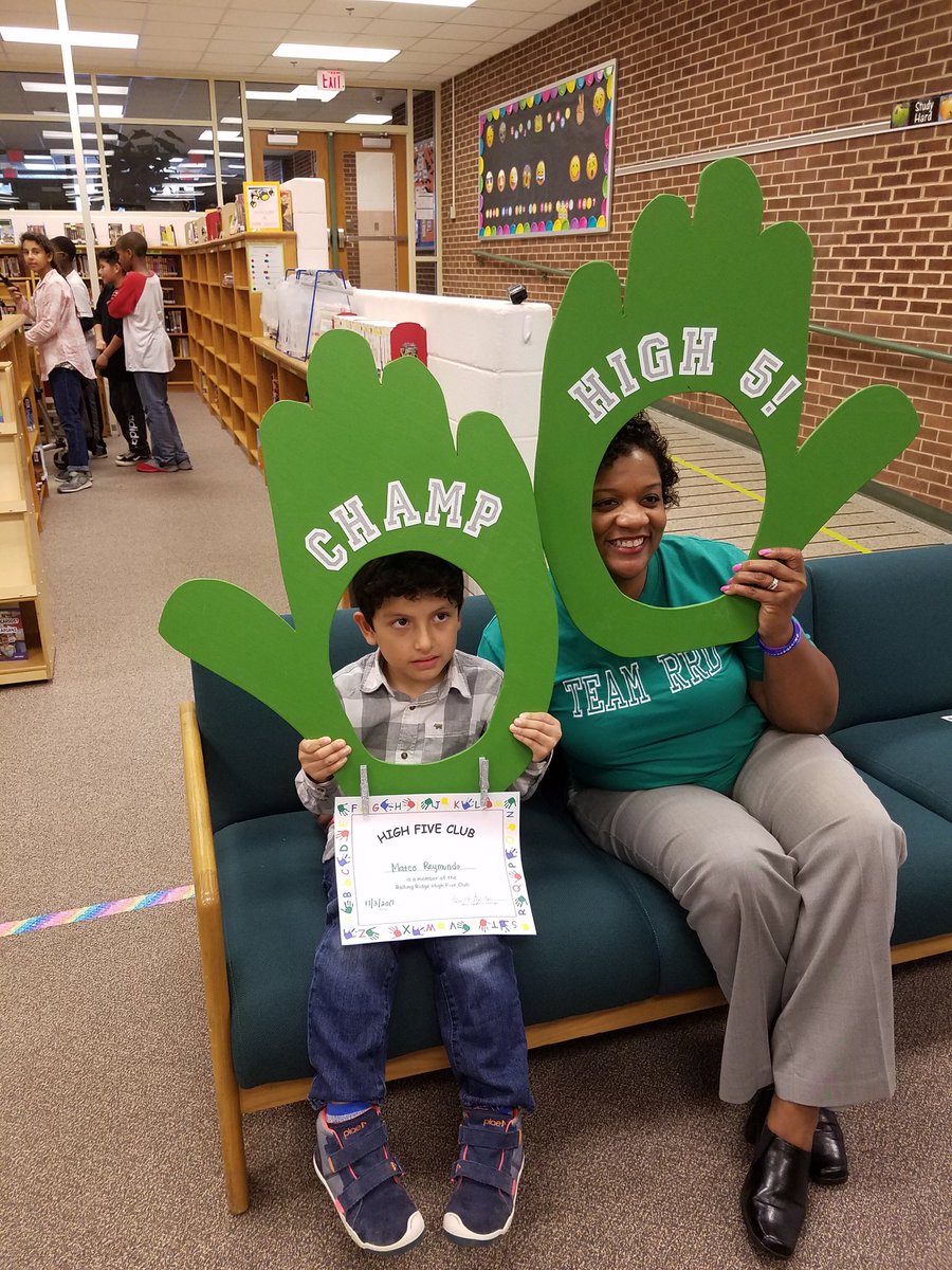 MrsJackson_lcps's tweet photo. One of my babies made the #High5club 😍#makinggoodchoices https://t.co/OAvYCI0JNp
