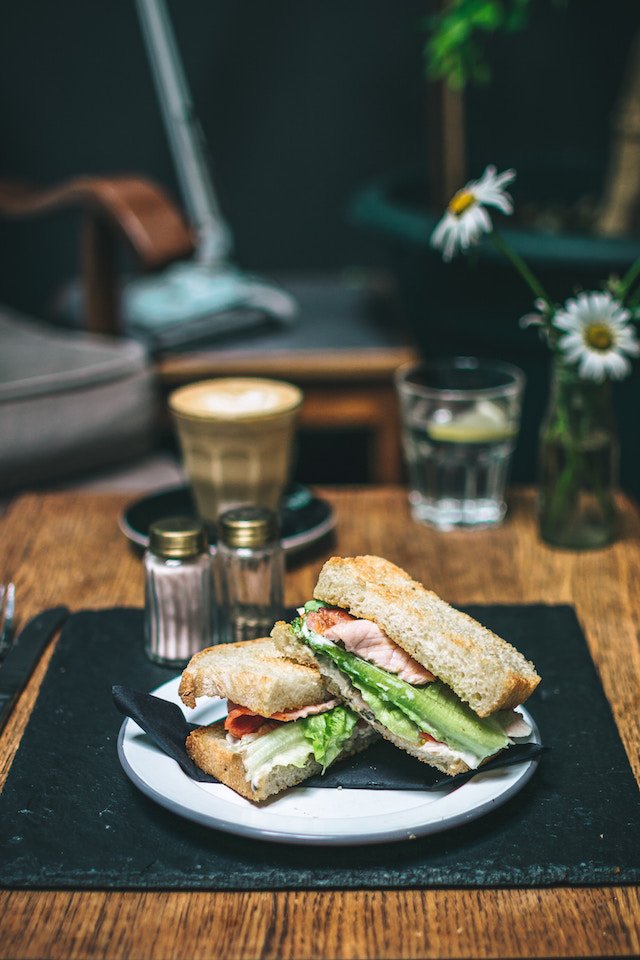 dentistryatten's tweet photo. Whole grains, cheese, loads of veggies and a protein are all part of a balanced, healthy diet and are good for your teeth! #SandwichDay https://t.co/7xanYkkvmJ