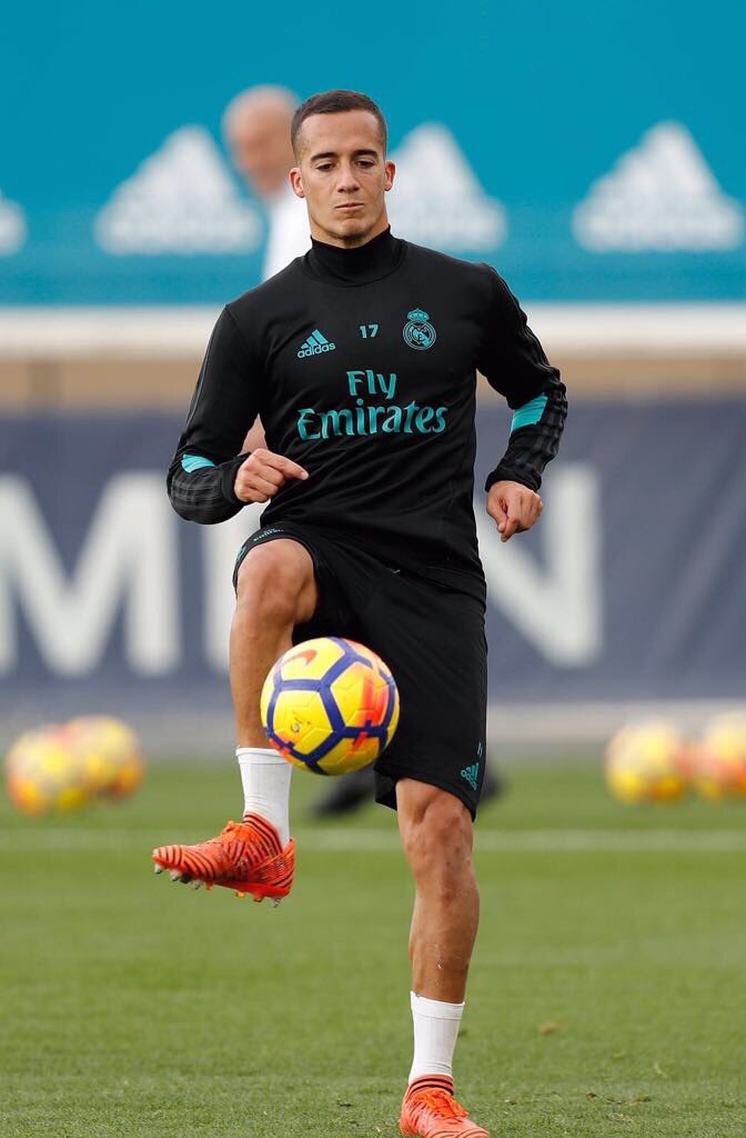 Lucasvazquez91's tweet photo. Working 💪💪⚽️⚽️ https://t.co/tkB0YvmJpE