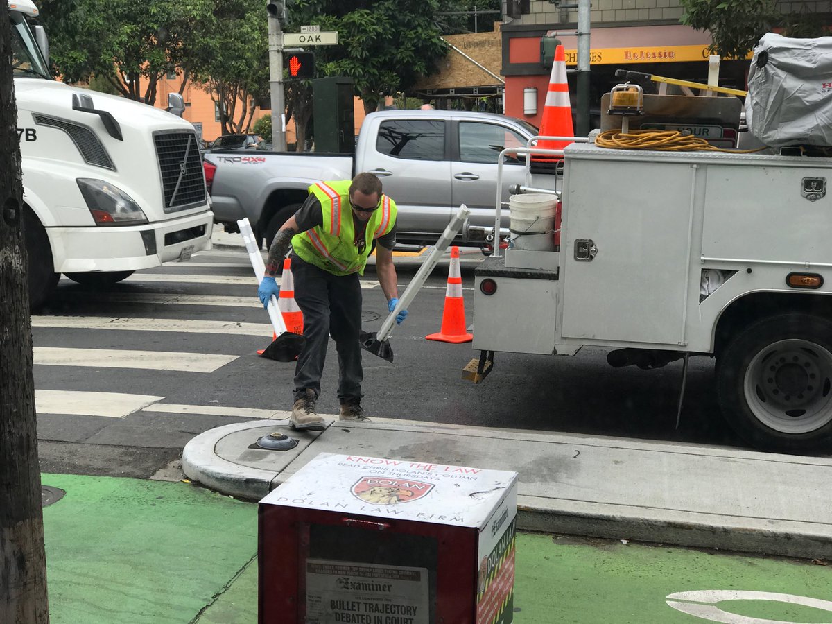 savanti's tweet photo. @sfmta_muni using city resources to undo @SFMTrA safety improvements 😡 https://t.co/EInMVb5vwA