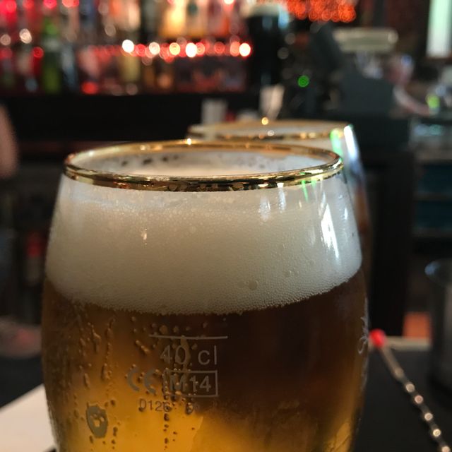 fadoseattle's tweet photo. SUNDAY FOOTBALL WILL BE 🙌
#ManCity v #Arsenal
#Chelsea v #ManUnited
#EPL #DoorsOpenEarly
⚽️🍻⚽️🍻 https://t.co/Hxq5IsM8Uq