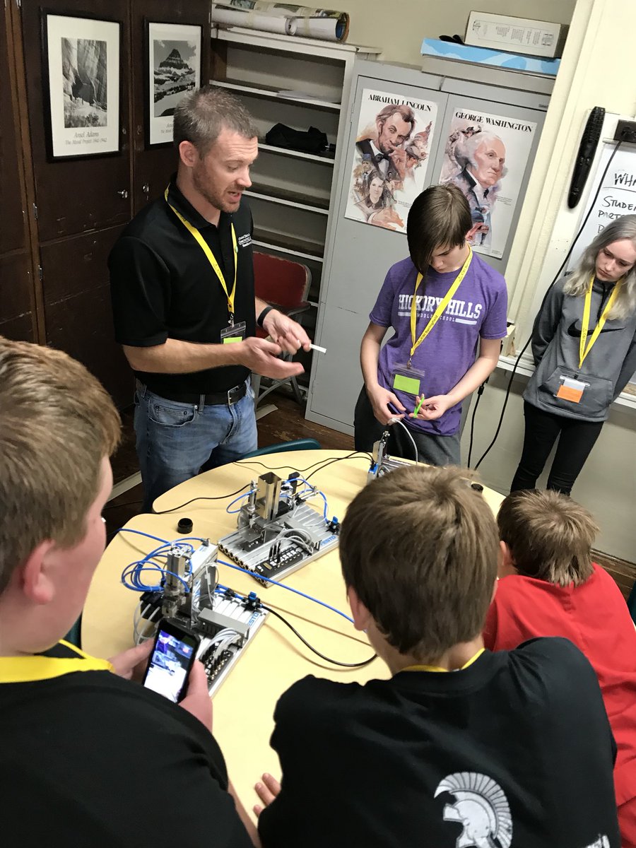 kacklin06's tweet photo. Landon Vinson from @OTCedu teaching @PipkinR12 students and other @officialSPS students about MechaTronics. I get to teach this! #CSISGF17 https://t.co/OvADdvFZ46