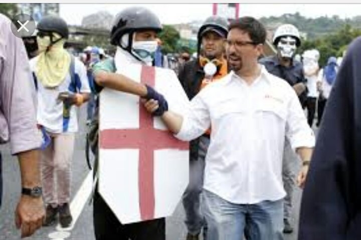 MaestraTuItera's tweet photo. TSJ solicita a la ANC levantar inmunidad parlamentaria a Freddy Guevara, quién promovió e instigó las pasadas guarimbas ¡Al fin JUSTICIA! https://t.co/qbg43Tqzcl