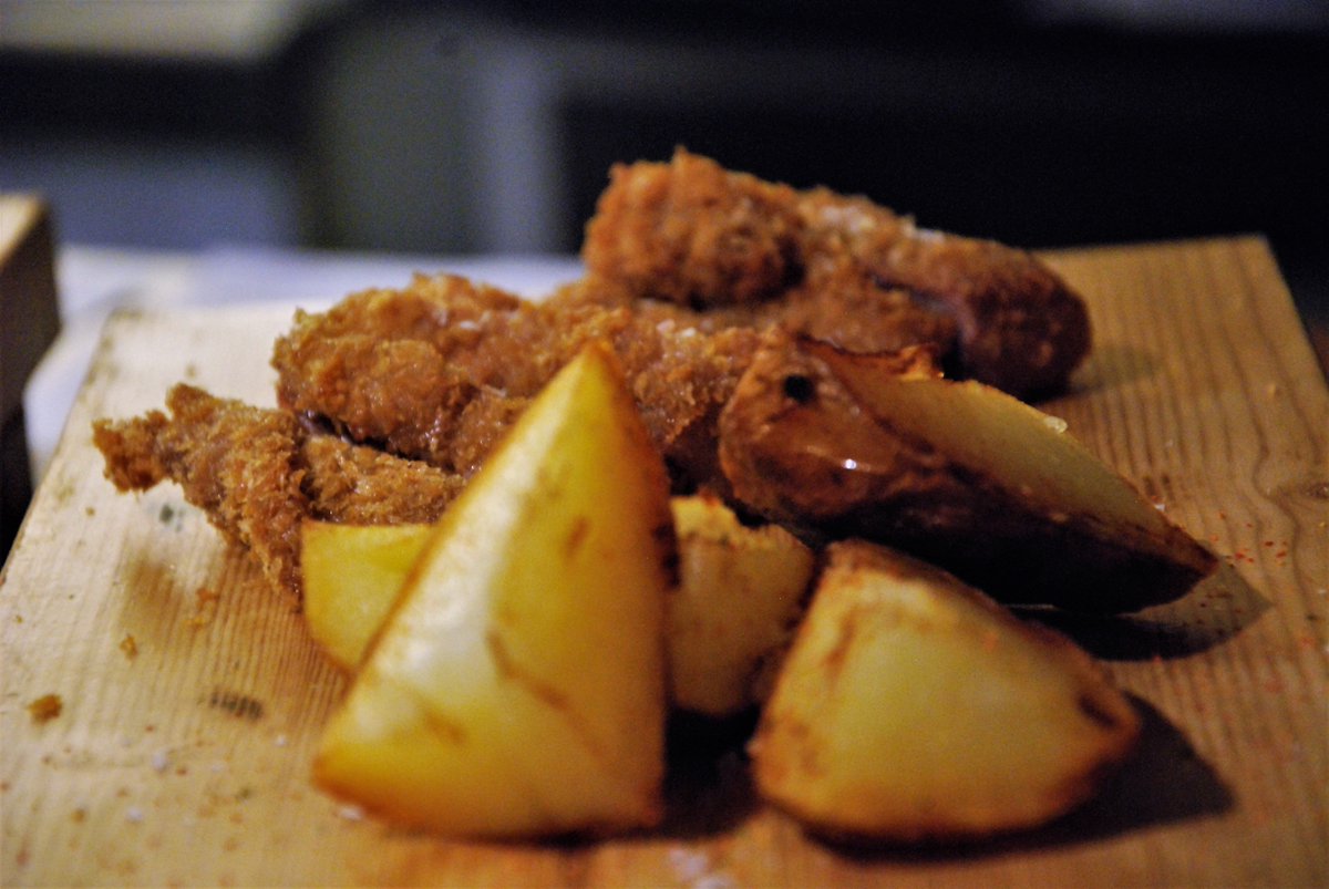 RogerMurtro's tweet photo. "Menú Canalla" ➳ #Escalopa amb #Patates ➳ Panko de #PlomaIbèrica i Patates amb #Sichimi https://t.co/QUg7HPyzoE