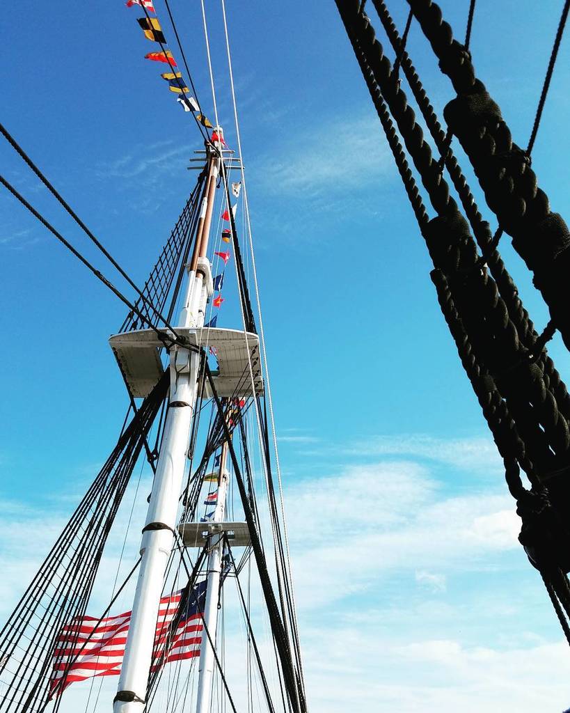 cameron_covey's tweet photo. Aboard the oldest floating war ship...built in 1797.
#travels #BostonInTheFall https://t.co/FCRt8gwZap https://t.co/JHIP28nBvB