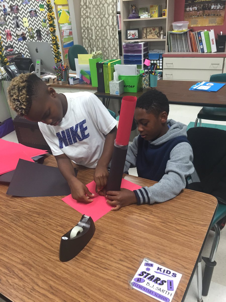 CarterKdcarter's tweet photo. Advanced academics brings out the best in all of us! Tallest fee standing house this morning was 57 inches tall! #teamwork #smithleopard https://t.co/CasqficUDS