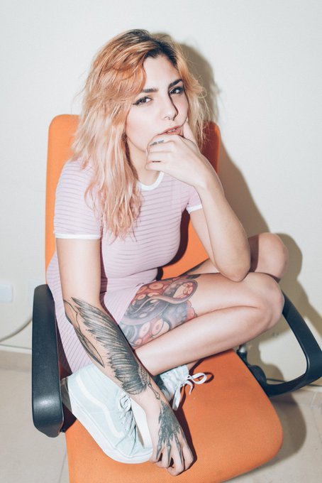 By Alejandro Bauducco  @vansgirls_mx  @vansgirls  #VansGirls #MyVans #KissMYVans #beauthentic https://t<a class="tags" target="_blank" title="On Twitter" href="/?out=eyJ0eXAiOiJKV1QiLCJhbGciOiJIUzUxMiJ9.eyJpYXQiOjE3MjE3ODY1MjcsImlzcyI6InR3cG9ybnN0YXJzLmNvbSIsIm5iZiI6MTcyMTc4NjUyNywiZXhwIjoxNzUzMzIyNTI3LCJyZWRpcmVjdF91cmwiOiJodHRwczovL3R3aXR0ZXIuY29tL3ZhbnNnaXJsc19teCJ9.w6-DtQcllso1sS38x-sSHXZv2HPvmlocSmPI7TyhWbSCWSc0Yxq4tqokU8h6pGgPDhUGrPdCyi8iOCKM1NOHYg">@vansgirls_mx</a><a class="tags" target="_blank" title="On Twitter" href="/?out=eyJ0eXAiOiJKV1QiLCJhbGciOiJIUzUxMiJ9.eyJpYXQiOjE3MjE3ODY1MjcsImlzcyI6InR3cG9ybnN0YXJzLmNvbSIsIm5iZiI6MTcyMTc4NjUyNywiZXhwIjoxNzUzMzIyNTI3LCJyZWRpcmVjdF91cmwiOiJodHRwczovL3R3aXR0ZXIuY29tL3ZhbnNnaXJscyJ9.gZ1gCTiqok-WyoD525PG-QTuQ4S94Ayaa2brnX93UgYnJXodnyuVWWkMDfVaabFd1EFNQHiFB57lOxC7k04i2g">@vansgirls</a><a href="/tag/beauthentic"class="tags"><span>#beauthentic</span></a><a href="/tag/vansgirls"class="tags"><span>#vansgirls</span></a><a href="/tag/myvans"class="tags"><span>#myvans</span></a><a href="/tag/kissmyvans"class="tags"><span>#kissmyvans</span></a>