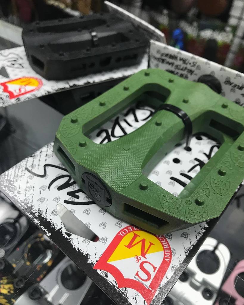 thesecretbmx's tweet image. In store and online at THESECRETBMX.COM. @sandmbmx GNS pedals. Click the link in our profile to order. •
•
#bmx #bmxpedals #pedals …