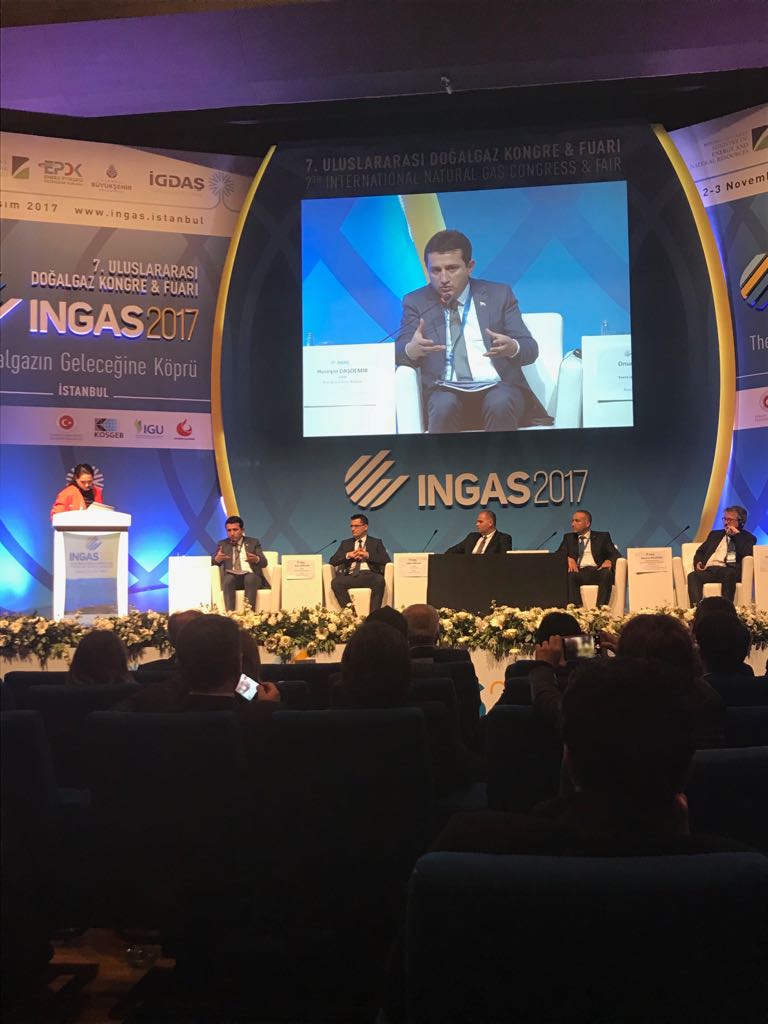 DasdemirHuseyin's tweet photo. #INGAS2017 kapsamında düzenlenen #Doğalgaz İşletmeciliği ve Yeni Yaklaşımlar oturumunda güncel gelişmeleri değerlendirdik. @GazbirGazmer https://t.co/a1S3nzESRw