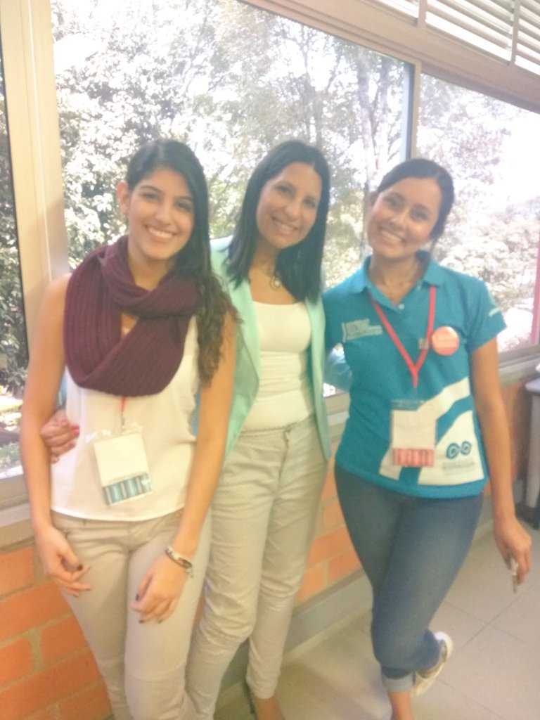 Caror22's tweet photo. Seguimos aprendiendo de personas increíbles, gracias por un momento especial. ❤ @cristinaq @CongresoCcion @CongresoCcion https://t.co/f1CSKTLDTb