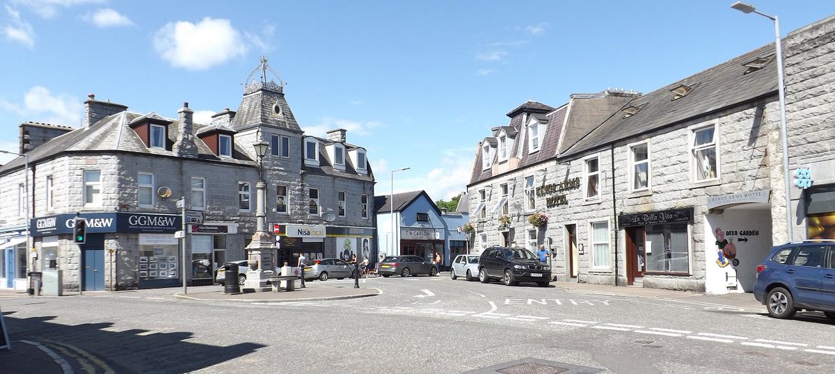 DumfriesArea's tweet photo. Dalbeattie centre with many buildings of local granite  https://t.co/I4iyQMrucH https://t.co/l6ZUov75K7