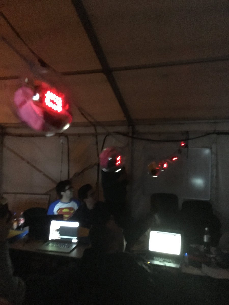 AgaDV_'s tweet photo. Live from @UofGcoLab #coding #microbit #colab #uofg #universityofglasgow #glasgow https://t.co/YGe7KAlQzA