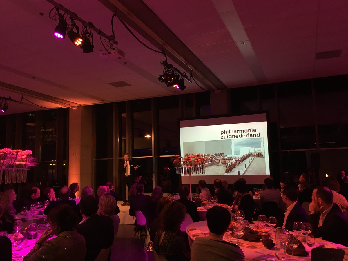 #leadingthesouth van <a href="/philzuid/">Philzuid</a> in <a href="/TUeindhoven/">Kumar Dhistraj</a> in gebouw Vertigo
