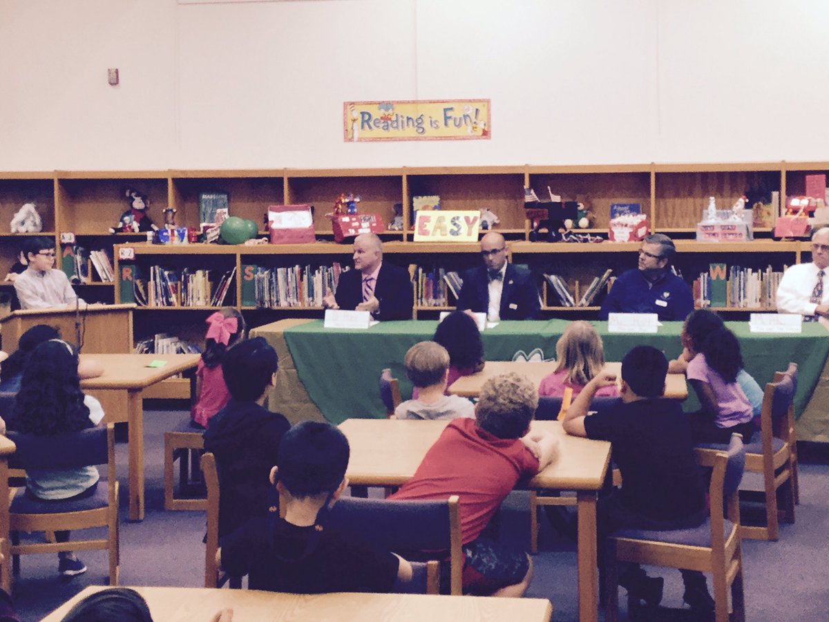 Local Leaders Discussion Panel happened today at <a href="/PineLevelES/">PineLevelES</a>! Our 2nd graders facilitated AWESOME discussion with our deputy superintendent, JCS School Board member, PL Mayor, and PL town commissioner! #PLE2nd #joco2020 #kidsdeserveit