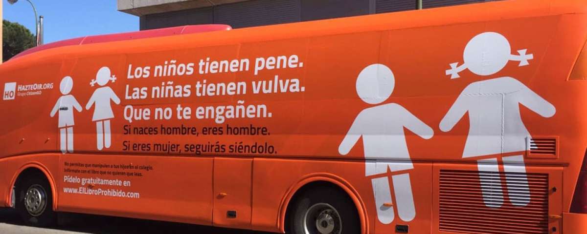 Clavill10's tweet photo. Estos que defienden la libertad de expresión para insultar de "El Jueves" son los mismos que se echan las manos a la cabeza con esto... https://t.co/bwkOqsH6A2