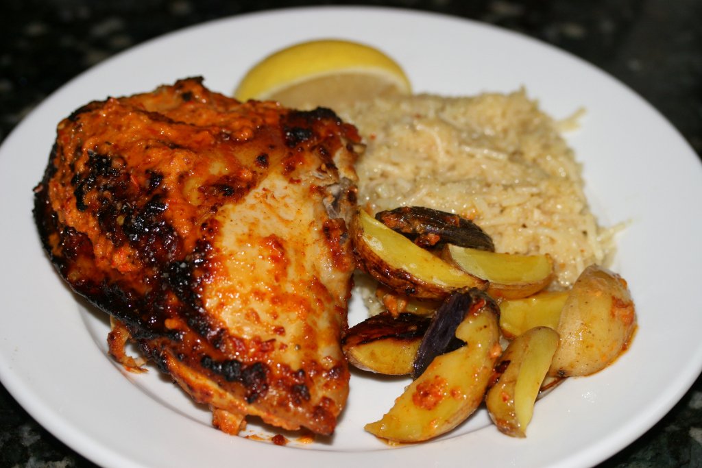 Copycat Nando's Peri-Peri Chicken a spicy African chicken dish that will light you up in… whiskeynwry.com/2017/11/03/nan…
