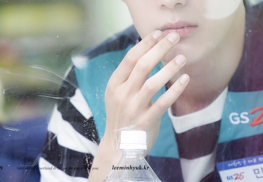 *inhales deeply* minhyuk’s hands