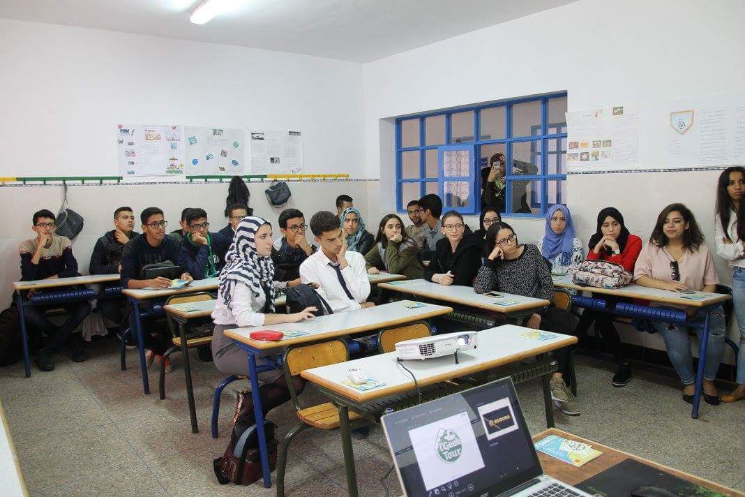 LGeekOfficiel's tweet photo. حلت قافلة #LGeekTour بمدينة العرائش حيث استفاد التلاميذ من دورة حول Marketing Digital و les outils de Google
#LGeekWeek https://t.co/Npdz2jW28d
