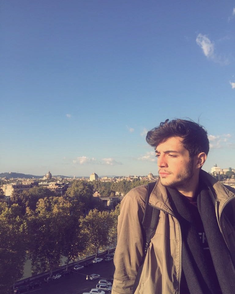 GiacomoCastel's tweet photo. Roma e le sue giornate pazzesche 
@Roma https://t.co/gB0MAM2BnE