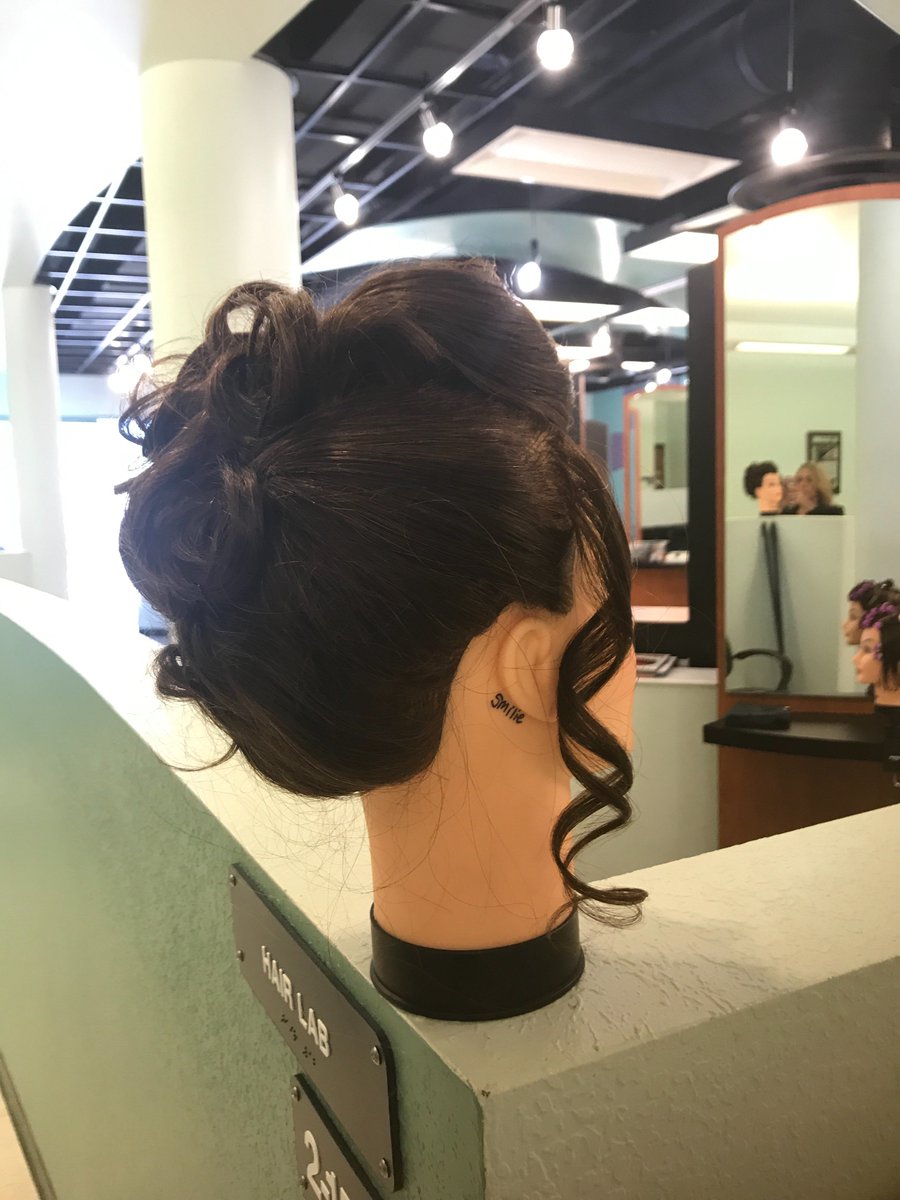smiliesfacez's tweet photo. Updo #2 by yours truly!!! https://t.co/3Hd8uBbWf4
