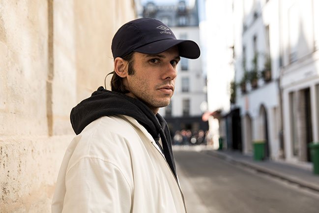 Punchline_Orel's tweet photo. "J’comprends pas pourquoi tu t’inquiètes quand tu prends du poids
Pour moi, c’est ça d’pris, ça fait toujours plus de toi"
Orelsan - Paradis https://t.co/W5wFsG4Zd7