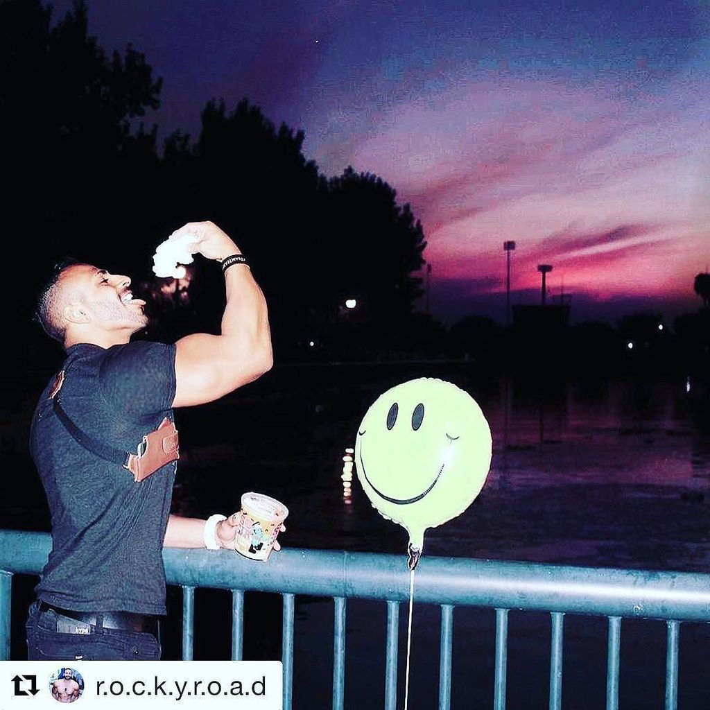 AlphaCatClothes's tweet photo. #Repost @r.o.c.k.y.r.o.a.d (@get_repost)
・・・
Happy Halloween 👻
••
All I Want Is Cotton Candy And Balloons.🍭🎈
.
(Ro… https://t.co/boYf7DTi34 https://t.co/PS6zV8jGUz