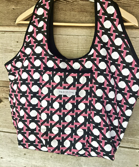 EcoChicTotes's tweet photo. I cannot live without this bag for the fall https://t.co/yFuacXUgm8 #totebag #fallfashion #GoGreen #sustainablefashion #etsyshop #etsyfinds https://t.co/CfqSPMwJox