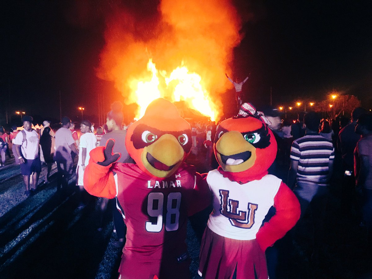 BigRed_LamarU's tweet photo. LU 2017 Homecoming is officially lit 🔥! Can't wait to see everyone tomorrow! #PeckEm @Lu_LamarU https://t.co/PTQsyl1bgA