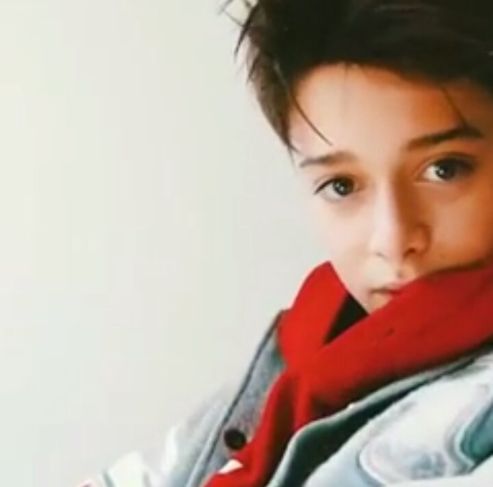 โนอาห์ <a href="/noah_schnapp/">placeholder</a> ถ่ายแบบให้กับ นิตยสาร <a href="/raw/">RAW</a>