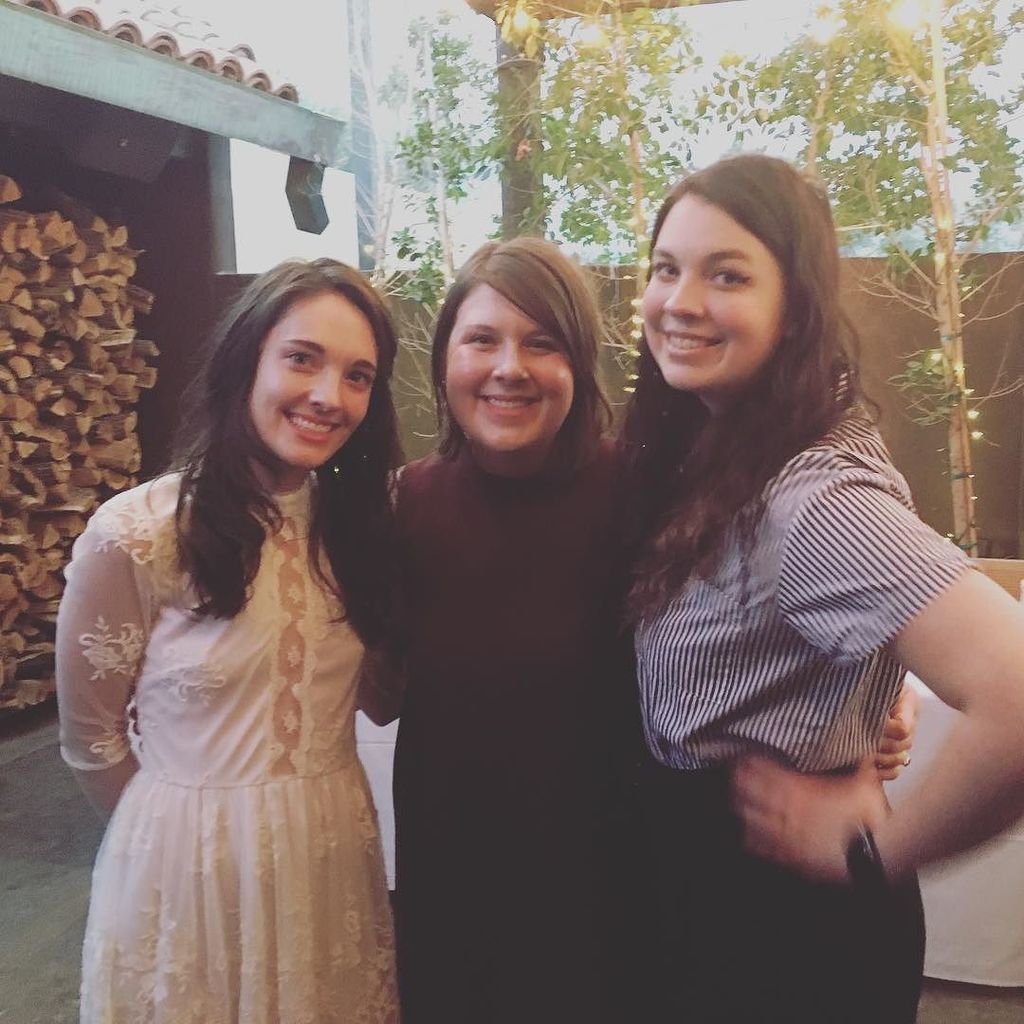 LadyLunching's tweet photo. Ingalls sisters unite! #gregandlindstietheknot #sisters #wedding https://t.co/Jngwv1Tcbw