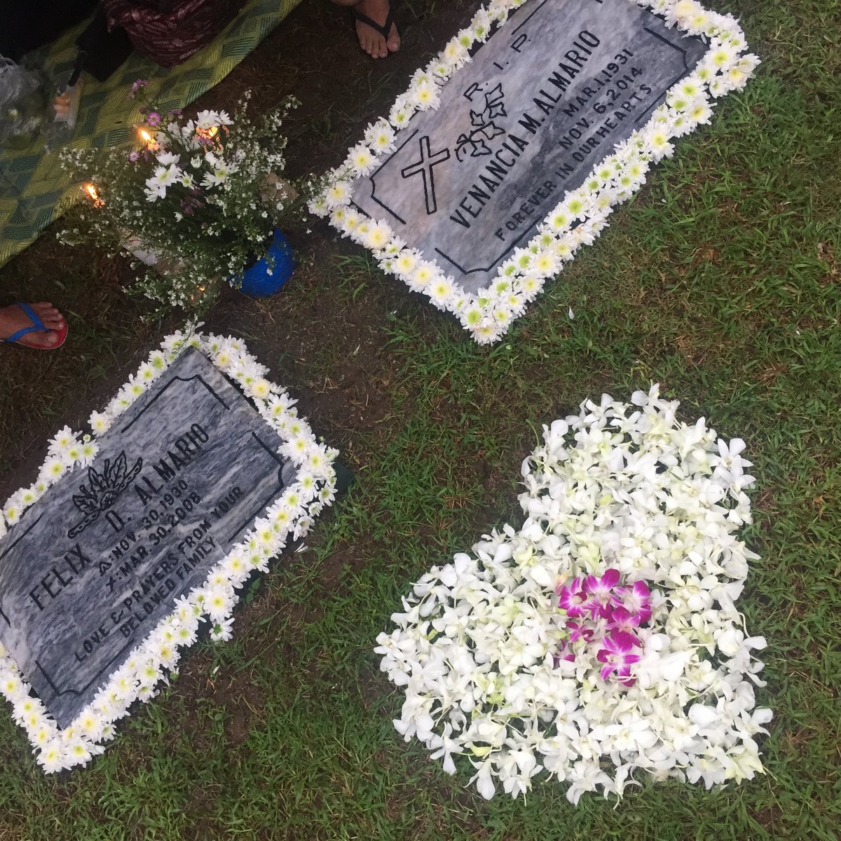 rynlynlmr's tweet photo. Felix Almario &amp; Venancia Almario
Missyousomuchhh bothh😢
#Undas2017 https://t.co/Uh1xUkHy2y