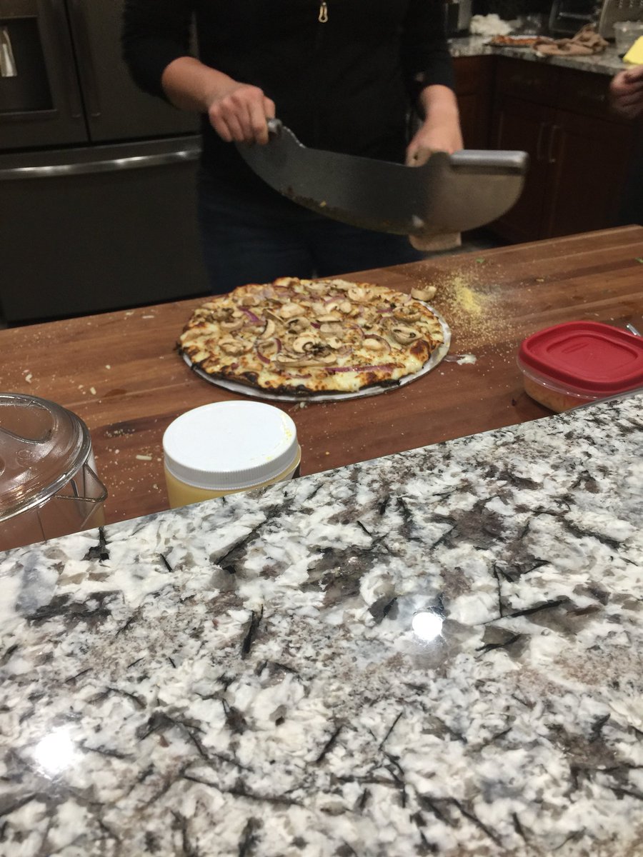 J_mill17's tweet photo. SO much pizza!! #imSOhappy #BakersQuality https://t.co/DF42sJRuip