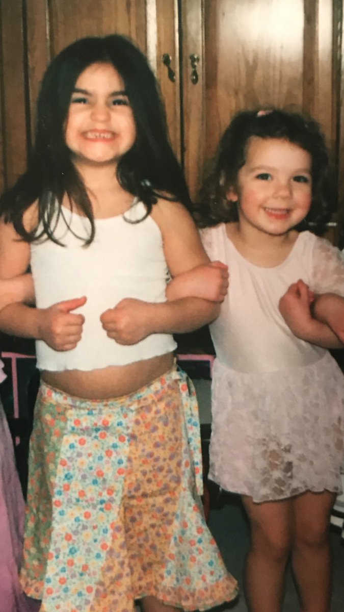 RileyElhajj's tweet photo. Happy bday to one of my favs :) thanks for being one of my little sisters!! Love you and I hope you have a great day. #FhockOn @noellezim3 https://t.co/vnQys7bLWS