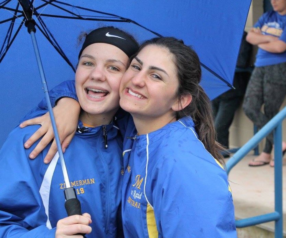 RileyElhajj's tweet photo. Happy bday to one of my favs :) thanks for being one of my little sisters!! Love you and I hope you have a great day. #FhockOn @noellezim3 https://t.co/vnQys7bLWS