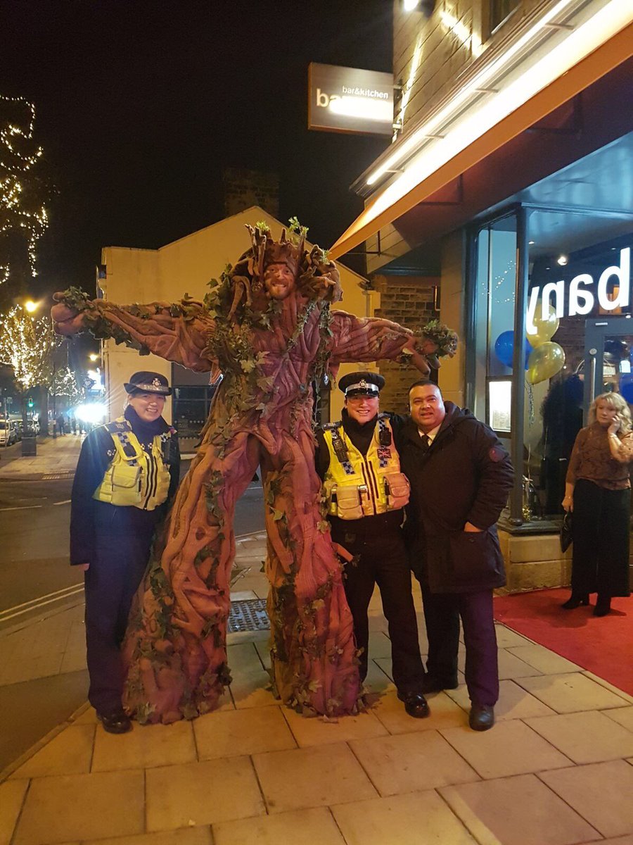Nice to meet someone from special branch at @Banyan_Ilkley on their opening night #badjoke #footpatrol