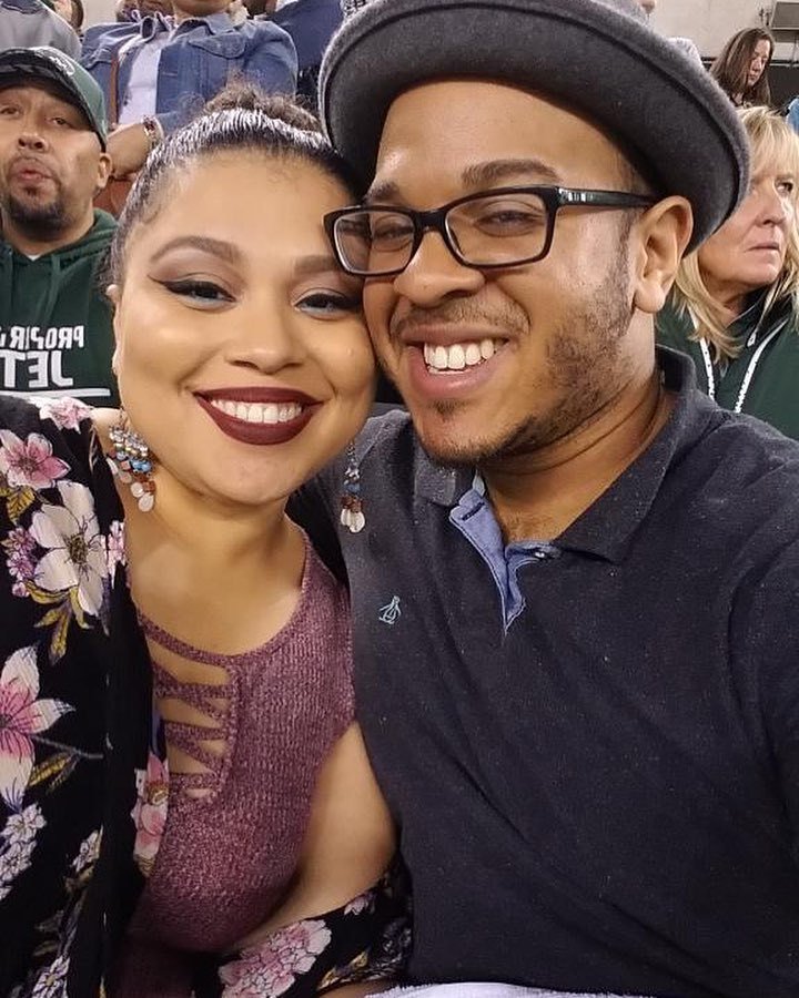 rosered_v8's tweet photo. Our first football game as a couple 🏈🏈! Thank you Joshua.. #jetsnation #metsstadium #jets #thejetswon (via https://t.co/Rmu61nclCj) https://t.co/t3fnJosl1R