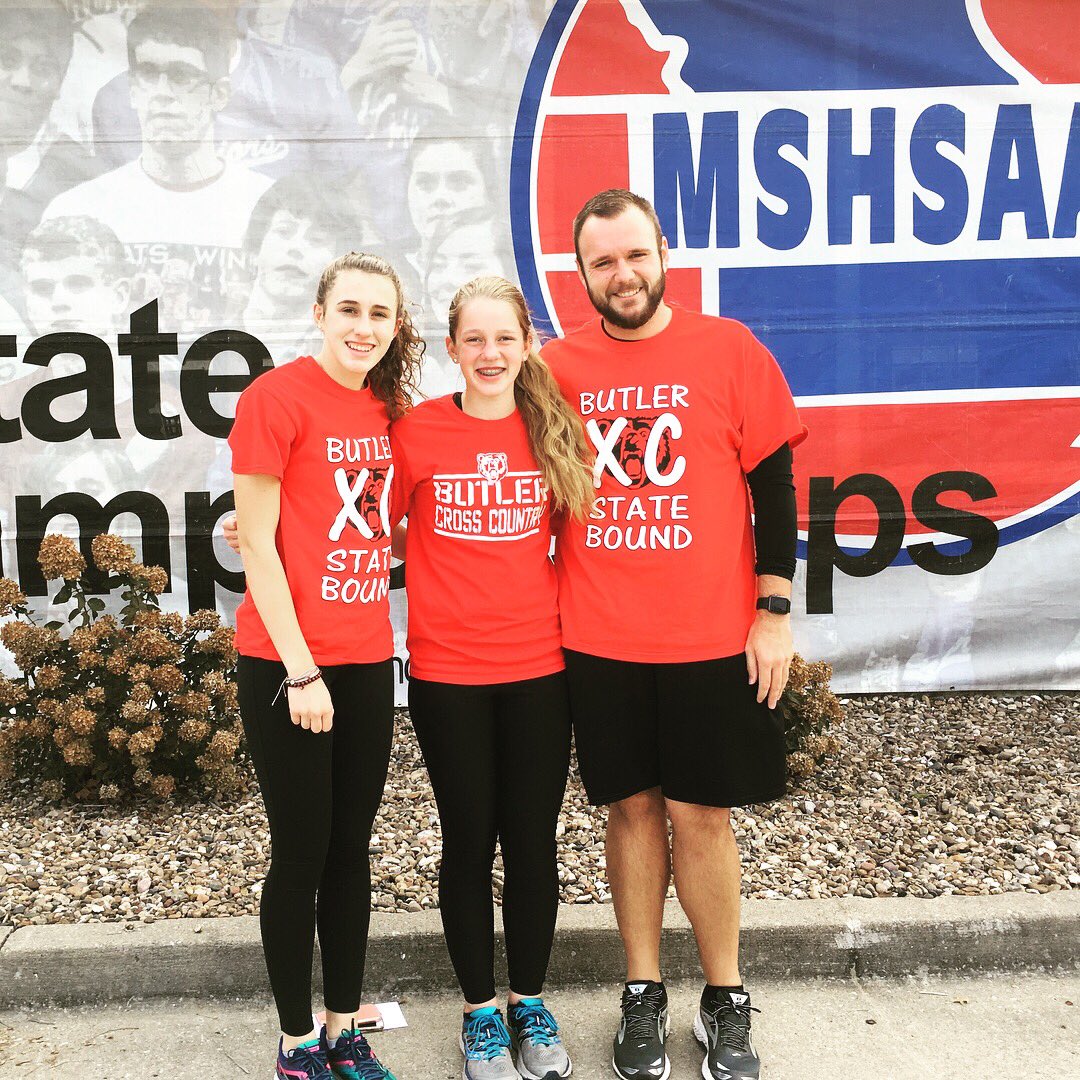 ButlerBearXCTF's tweet photo. #ButlerXC has arrived at the course ready for a quick run! Thanks Makenna for coming along to support Ryenne! https://t.co/dO1XEpBFtv