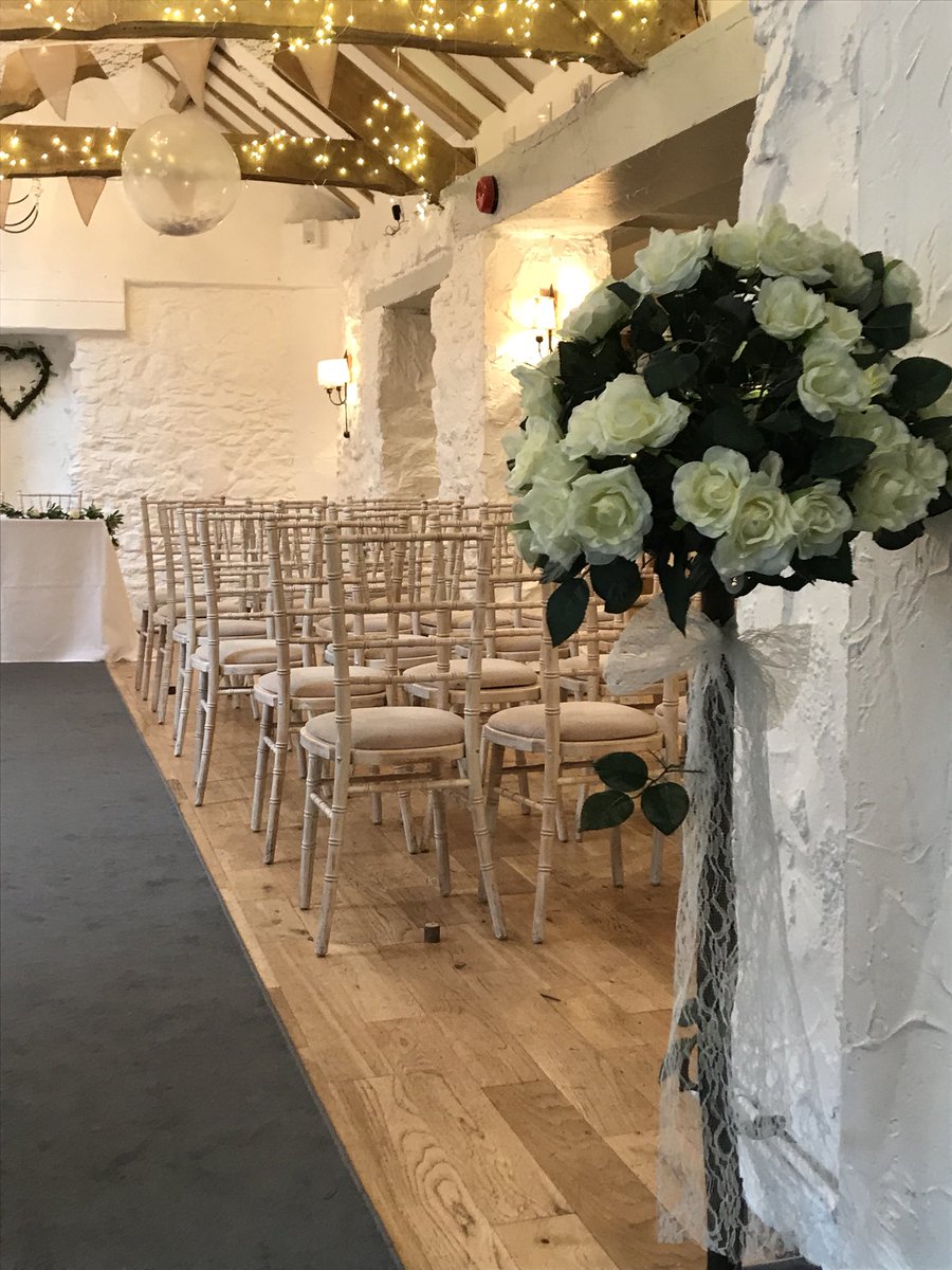 sw_simply's tweet photo. Topiary tree hire at the @BickleyMillInn1 last weekend, ready for the grand entrance of the bride! π°π»π #weddings #torbay #devon #bickleymill https://t.co/JjfWvbV1co