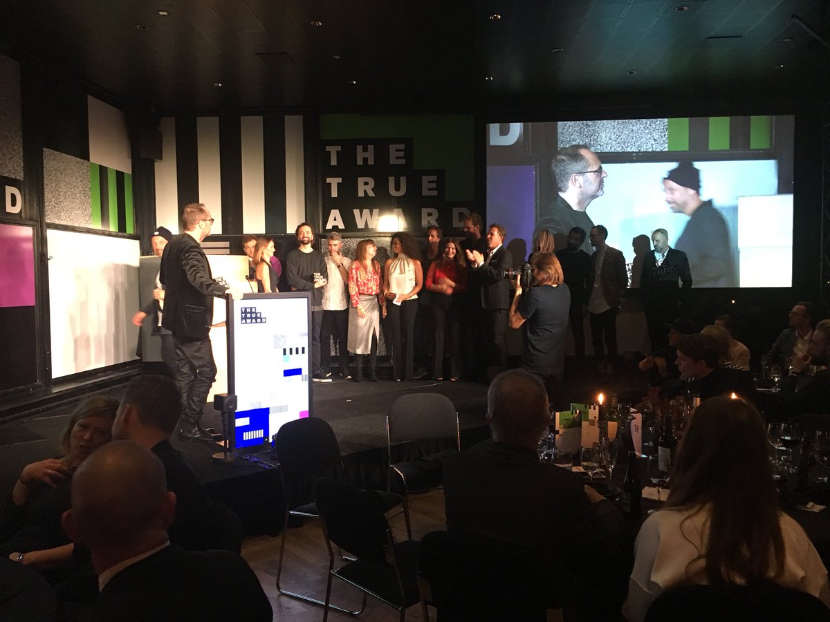Bureaubizdk's tweet photo. Årets film: & Co./NoA/Moland Film: for TV 2 med Alt det vi deler #trueaward https://t.co/FIArZuBFbf