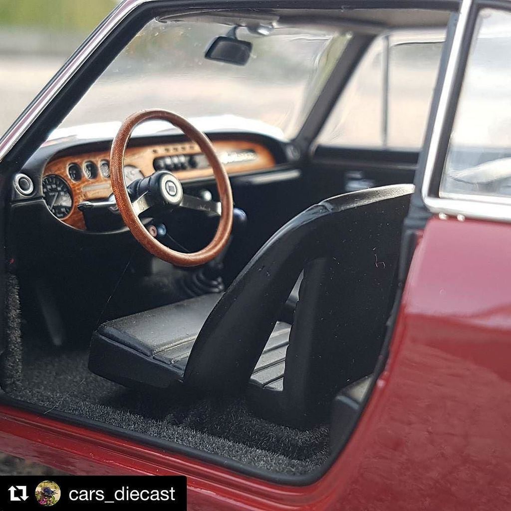 CochesEscala's tweet photo. #Repost @cars_diecast ・・・
LANCIA INTERIOR
#118models #118model #118 #118scalemodelcars #118scale #diecastcarsphoto… https://t.co/qPm6XSBIsR https://t.co/K8GkHPfjZU