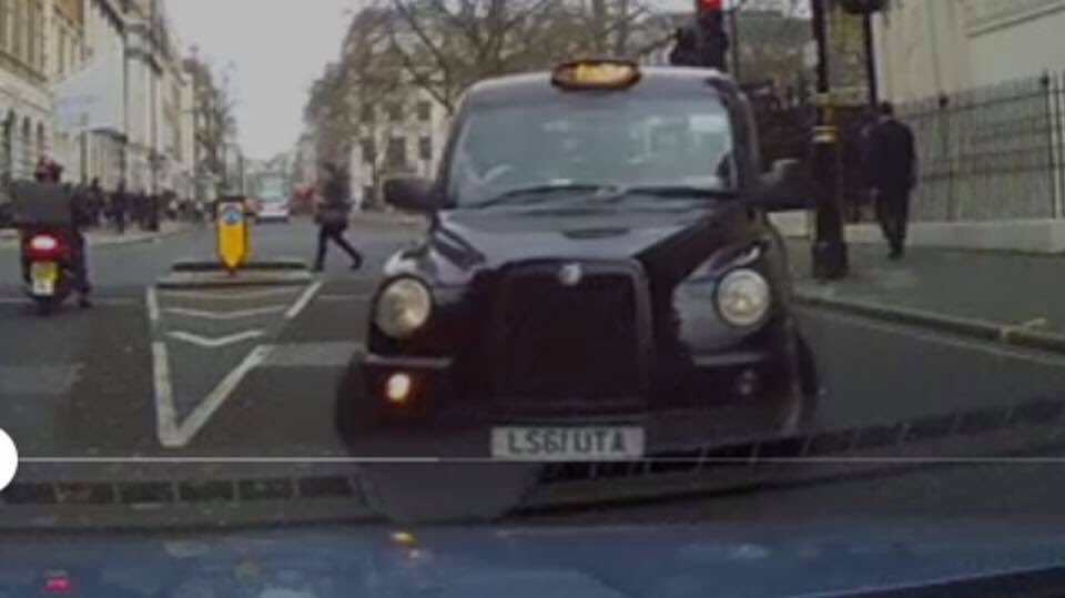 2StopsPlzBoss's tweet photo. @Dan_K1980 @TopHat_247 @TflRUseless @welwynrv @HCTEuk #knowledgefail cabbies who also go wrong way in 1 way streets, care to comment? https://t.co/PYdXXSd9C2