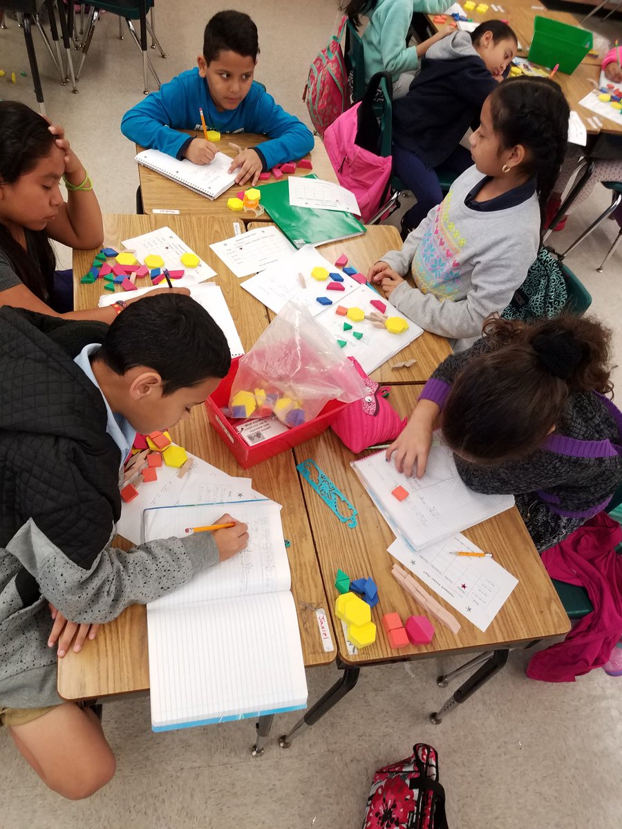 mssmedina3's tweet photo. #math #shapes #geometricfigures #manipulatives #concrete https://t.co/7KVreTS0Bd