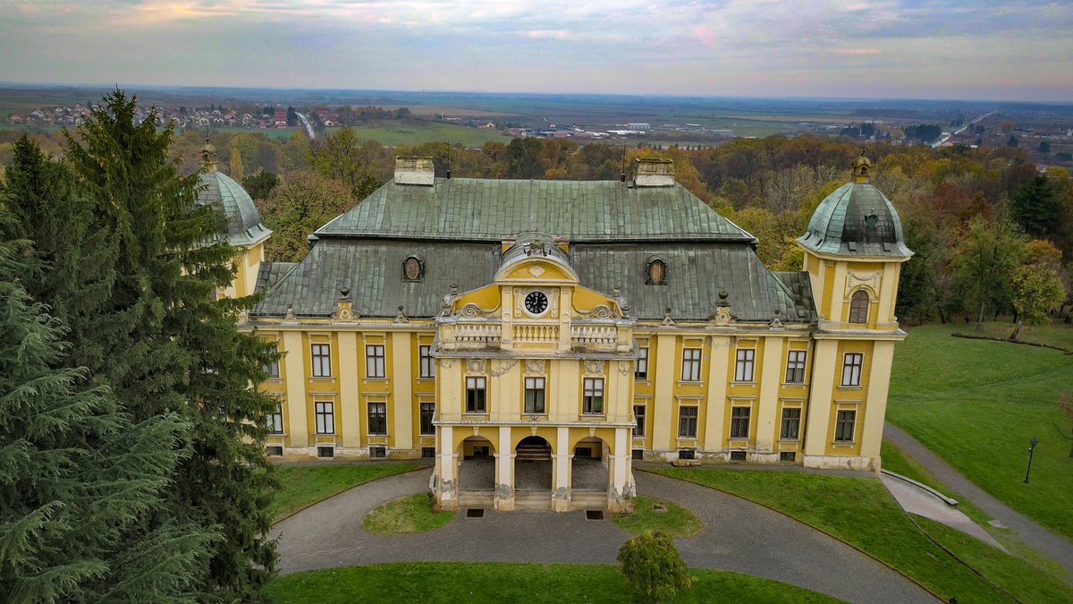 Castle Pejačević , 1812. , Našice

#slavonija #panonia #highperspective