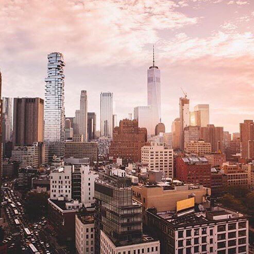 JamesHotels's tweet photo. #friday #views complete with amazing #weather @JimmyattheJames. #jamessoho #nycrooftop #fridayvibes https://t.co/6hlmTUaXEO