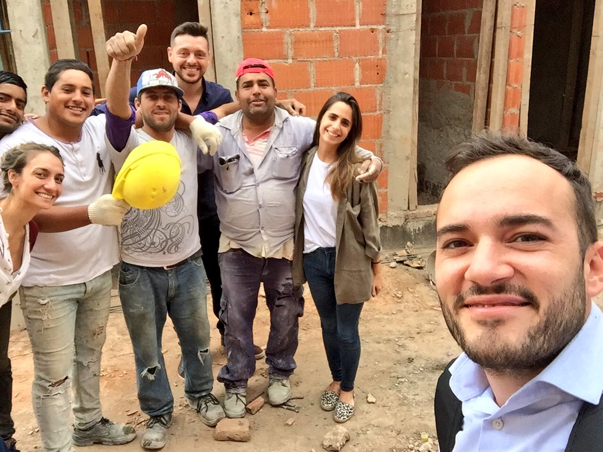 En #Córdoba recorriendo las obras de #Hábitat que estamos haciendo junto a <a href="/ramonjmestre/">Ramón Mestre</a> 💪🏽🇦🇷 Estamos haciendo lo que hay que hacer!