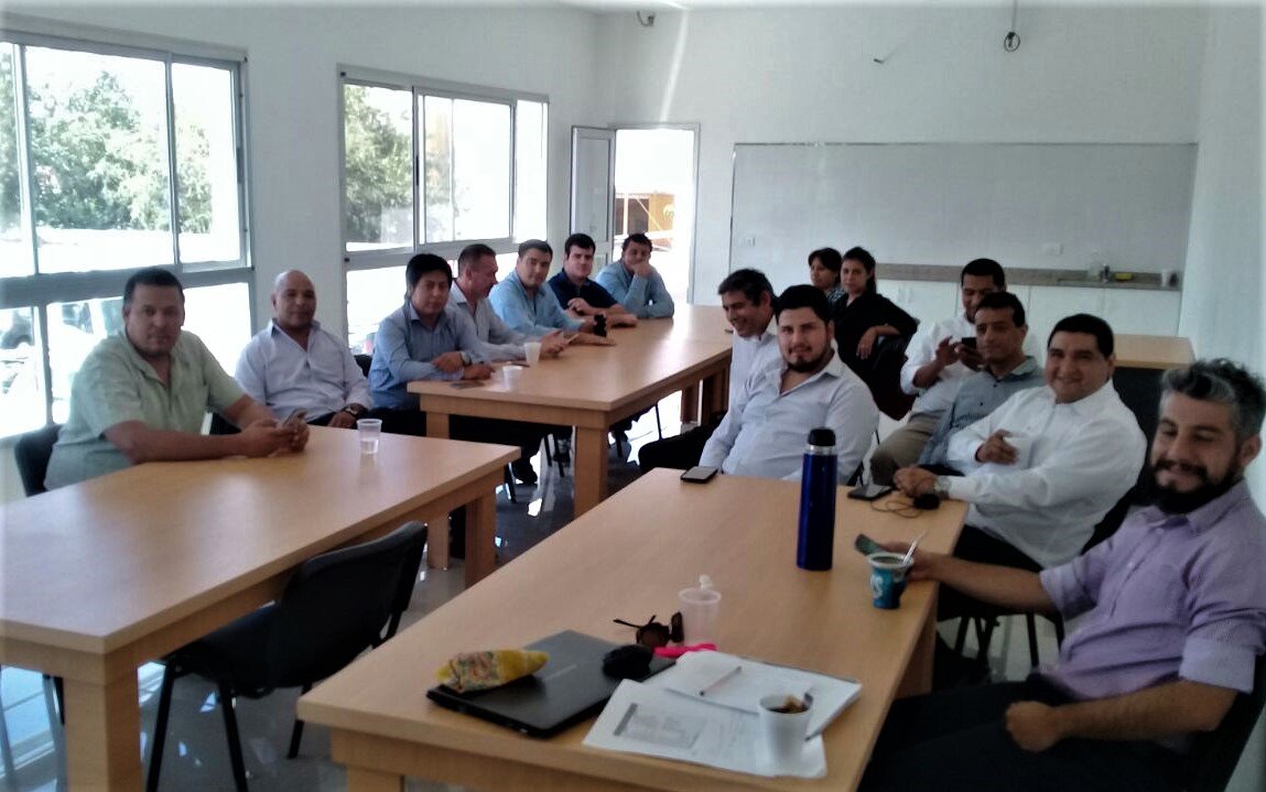 TecnomOk's tweet photo. #DestinosDeLaSemana en Salta junta a @IvecoRani @FaduaSA y @cherysamer Gracias por Recibirnos! #Tecnom #NUBUX #CRM

https://t.co/GR4qpY8B2k https://t.co/ylVdbrPRzE